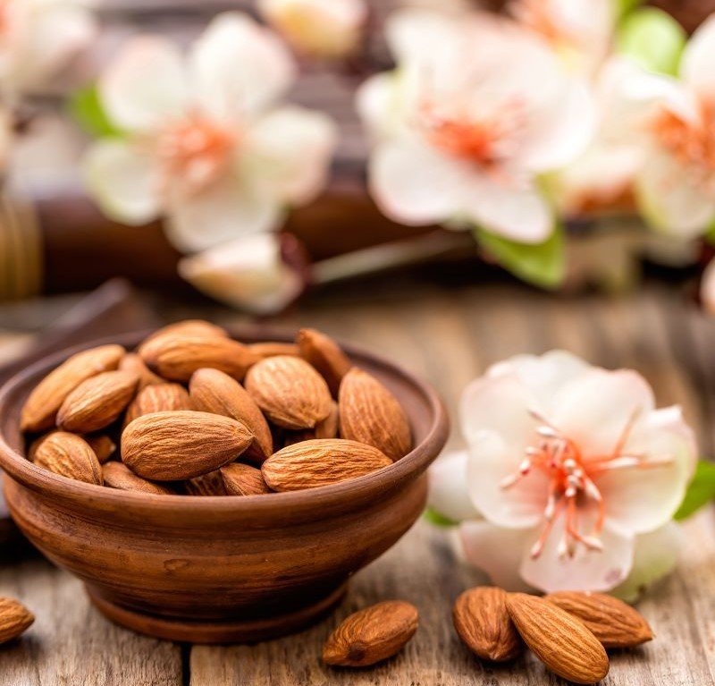 Nutritious Nuts and Seeds for healthy weight loss-Almonds